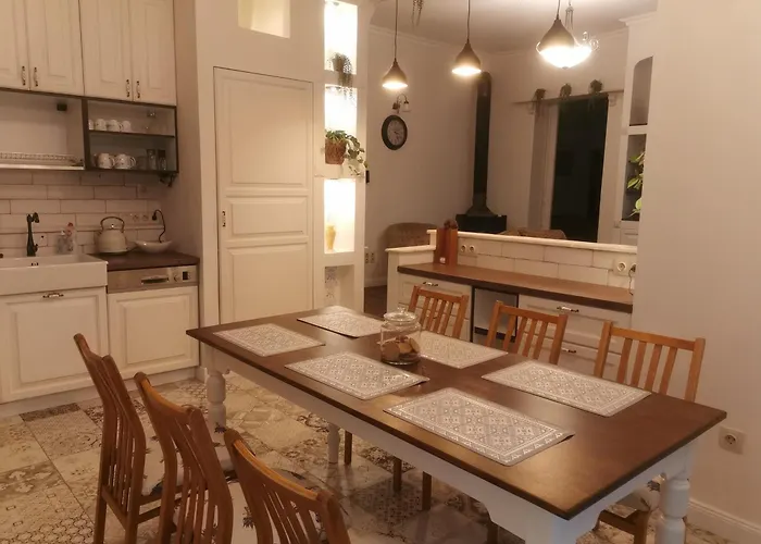 Kuria With Private Jacuzzi And Pool * Budapest