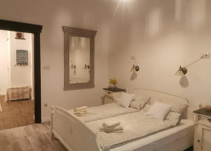 Kuria With Private Jacuzzi And Pool Apartman *