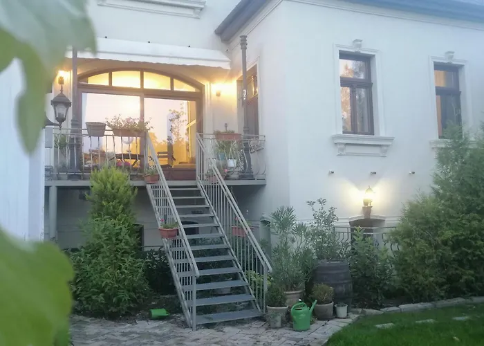 Apartman Kuria With Private Jacuzzi And Pool Budapest