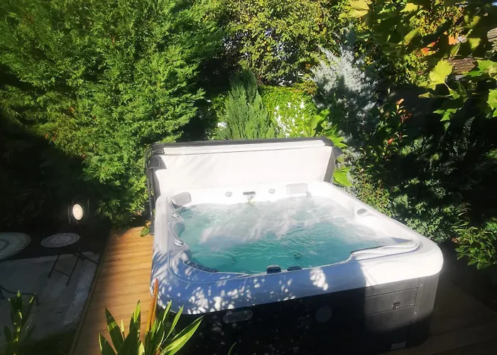 Apartman Kuria With Private Jacuzzi And Pool *
