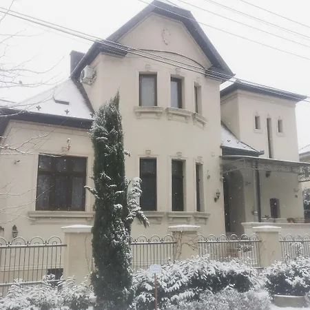Kuria With Private Jacuzzi And Pool * Budapešť