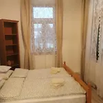 Kuria Apartman Private Wellness With Garden And Pool شقة بودابست