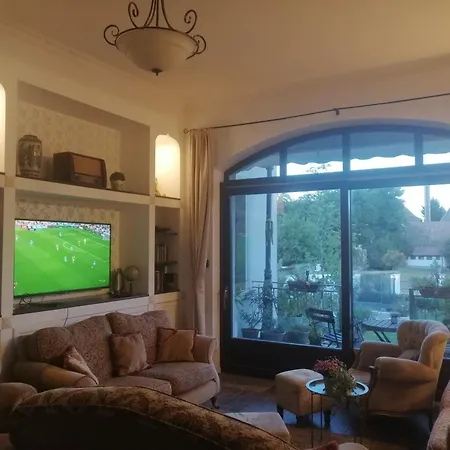 Kuria With Private Jacuzzi And Pool * Budapest