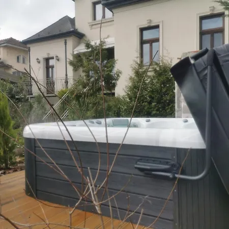 Kuria With Private Jacuzzi And Pool Apartment *