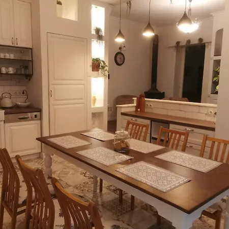 Kuria With Private Jacuzzi And Pool * Budapest
