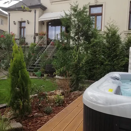 Kuria With Private Jacuzzi And Pool Apartment