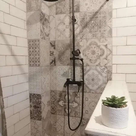 Kuria With Private Jacuzzi And Pool Budapest