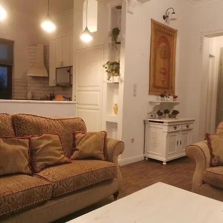 Apartment Kuria With Private Jacuzzi And Pool Budapest