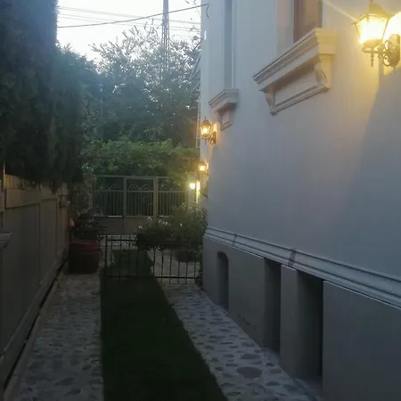 Kuria With Private Jacuzzi And Pool * Budapest