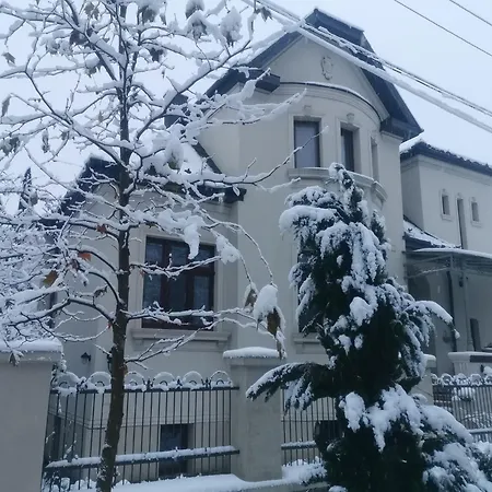Apartment Kuria With Private Jacuzzi And Pool