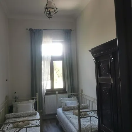 Kuria With Private Jacuzzi And Pool Budapest