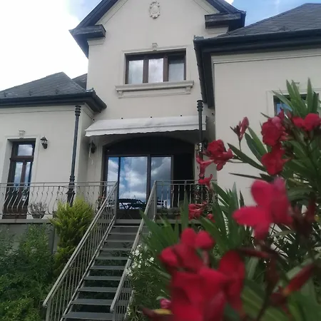 Apartment Kuria With Private Jacuzzi And Pool