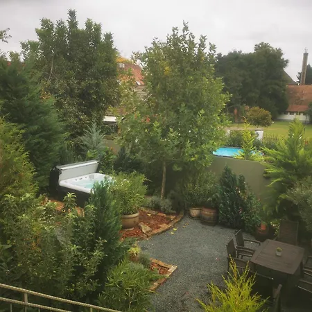 Apartment Kuria With Private Jacuzzi And Pool