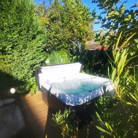 Kuria With Private Jacuzzi And Pool Apartment