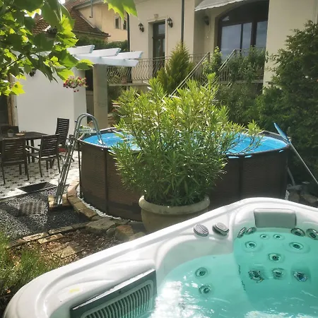 Appartement Kuria With Private Jacuzzi And Pool Budapest