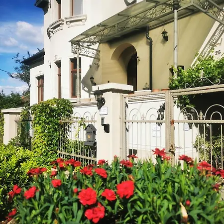 Kuria With Private Jacuzzi And Pool * Budapest
