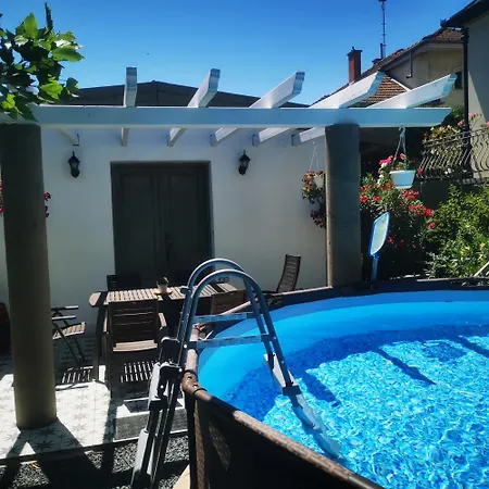 아파트 Kuria With Private Jacuzzi And Pool 부다페스트
