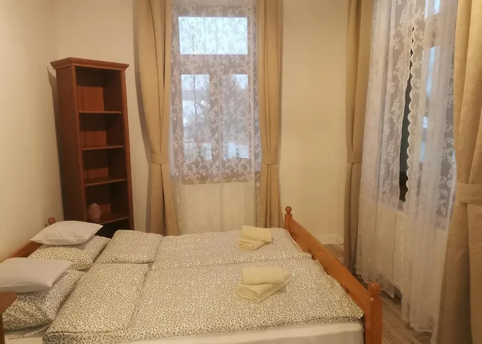 Kúria With Private Jacuzzi&pool Budapesta