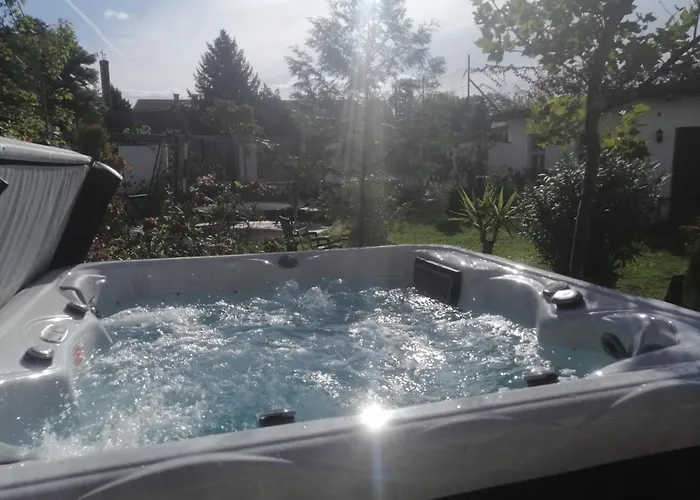 Kúria With Private Jacuzzi&pool *