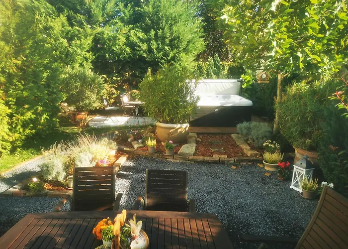 Kúria With Private Jacuzzi&pool Budapesta