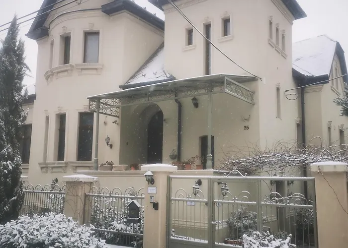 Kúria With Private Jacuzzi&pool *