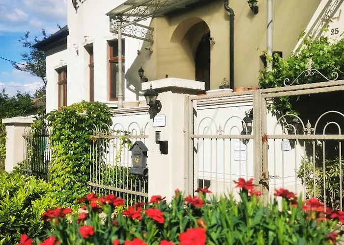 Kúria With Private Jacuzzi&pool * Budapesta