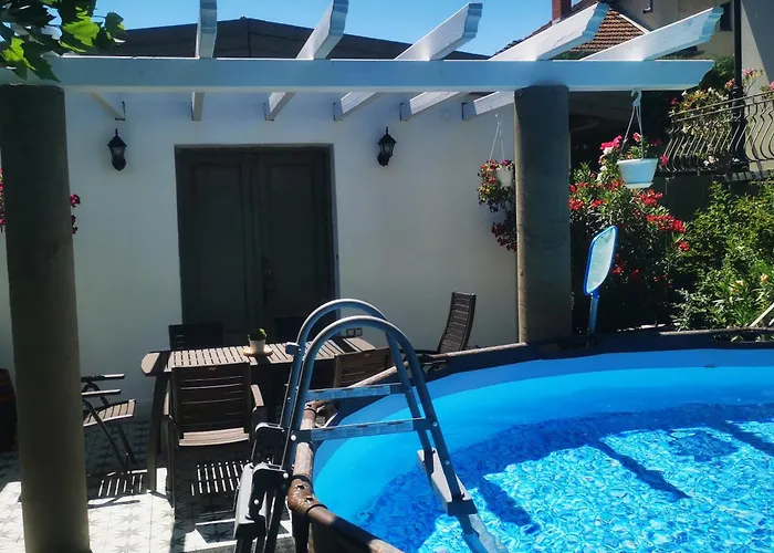 Apartament Kúria With Private Jacuzzi&pool Budapesta