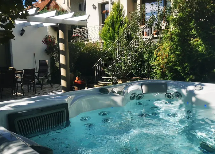 Kúria With Private Jacuzzi&pool