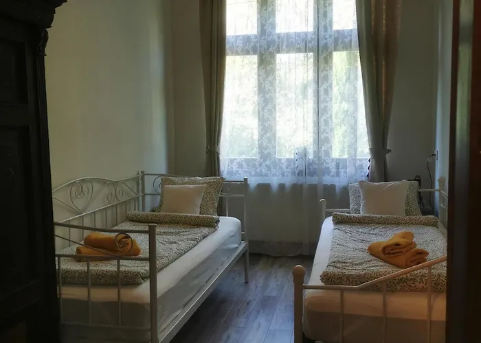 Kúria With Private Jacuzzi&pool Apartament