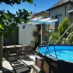 Kuria Private Wellness With Garden And Pool Apartment Budapest