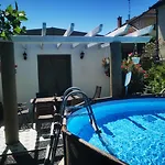 Apartment Kuria Private Wellness With Garden And Pool Budapest