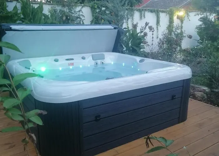 アパート Kuria With Private Jacuzzi And Pool *