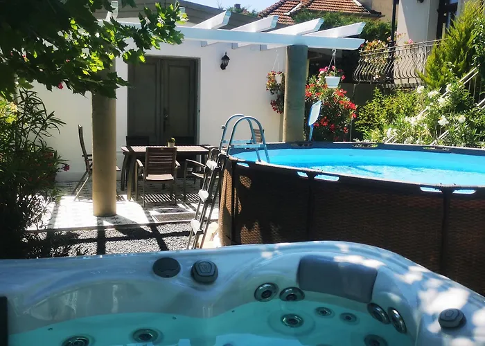 Kuria With Private Jacuzzi And Pool Budapest